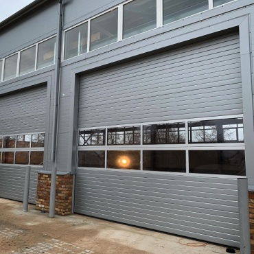 Металлические противопожарные ворота с окнами 3000x5000